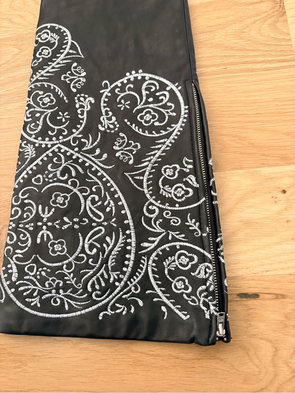 Free People X Understated Leather embroidered moto pants XS - Picture 4 of 6